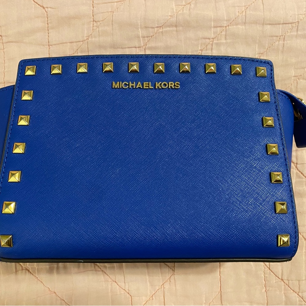 Michael Kors Royal Blue Crossbody with Gold Studs - Picture 2 of 7